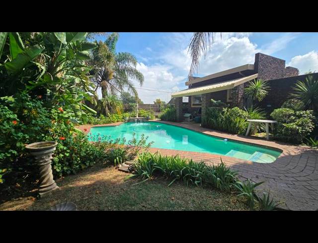 4 BEDROOM HOUSE FOR SALE IN SUNWARD PARK